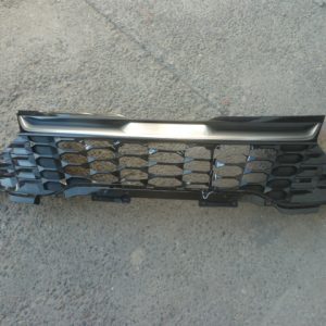 Mascara kia sportage 2023 2024 (quebrada  falta pedazo superior)