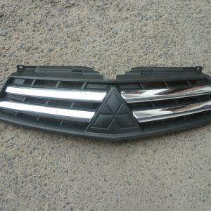 Mascara mitsubishi l200 katana 2012 2015 original daños