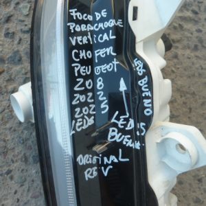 Foco peugeot 208 años 2022 2025 de parachoque chofer daños