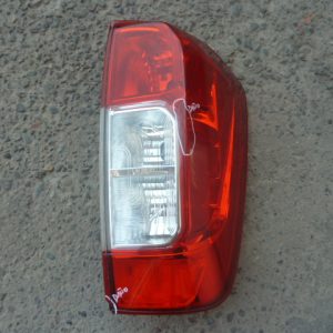 Foco trasero nissan np300 2015 2020 trasero copiloto daños