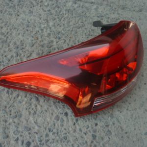 Foco mitsubishi outlander 2020 trasero chofer – original