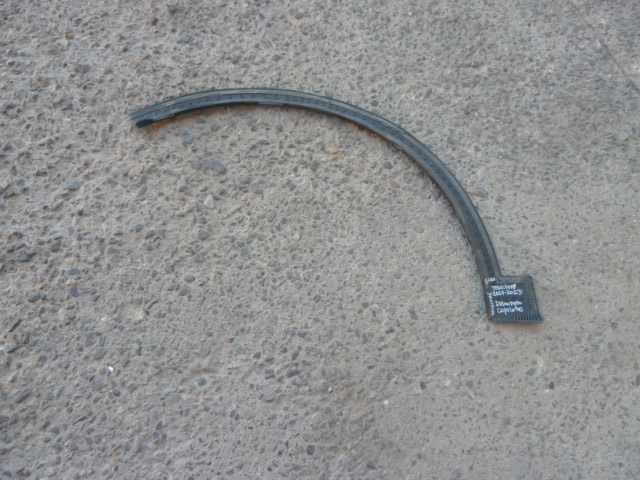 Moldura paso rueda ford territory 2021 2023 delantera copiloto - Imagen 2