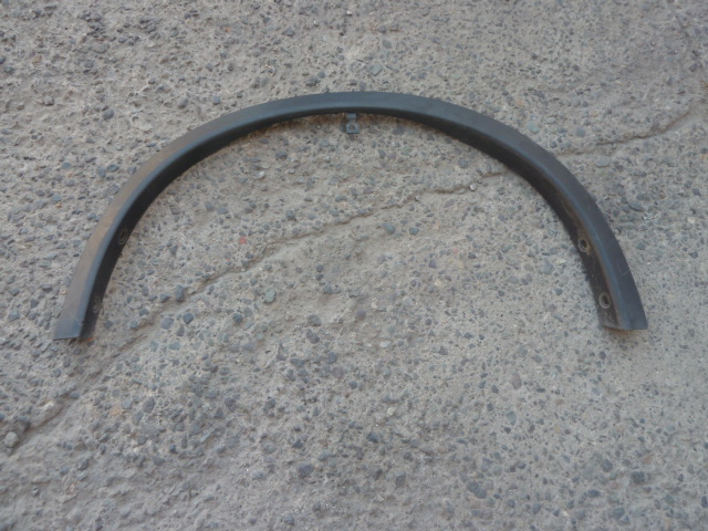 Moldura paso rueda xtrail t32 2015 2020 delantera chofer buena