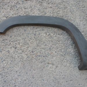 Moldura paso rueda ram 700 laramie 2021 2025 trasera copiloto daños