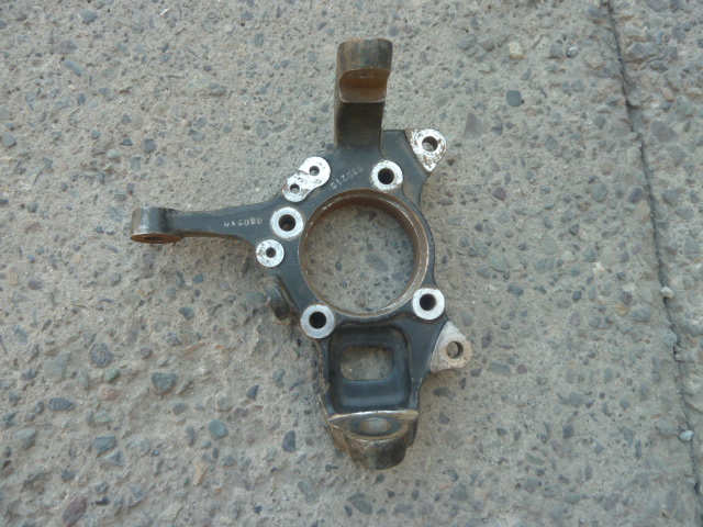 Muñon mitsubishi montero sport abs 2016 2019 del copiloto usado - Imagen 2