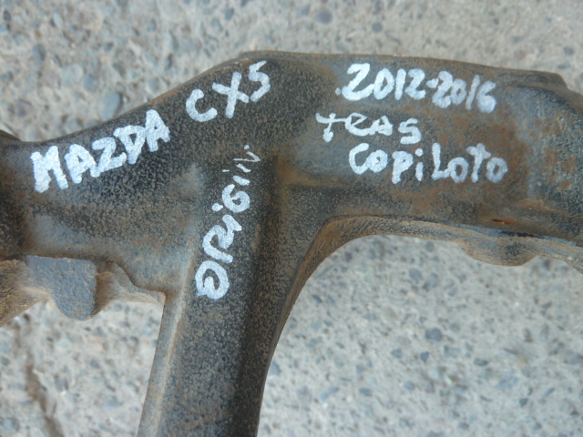 Muñon mazda cx5 2012 2013 2015 2016 trasero copiloto usado - Imagen 2