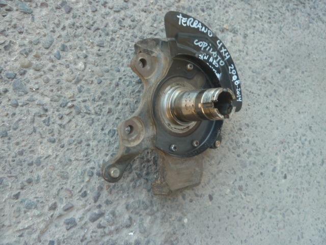 Muñon nissan terrano d22 4x4 2008 2014 s/abs del copiloto usado