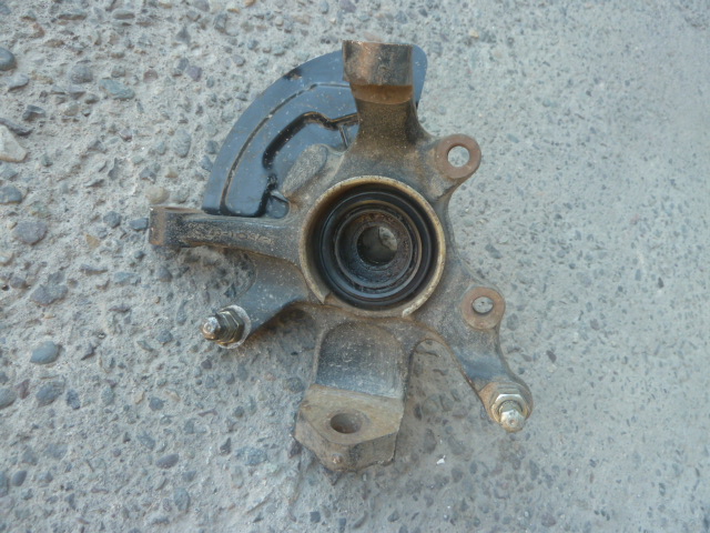 Muñon nissan terrano d22 4x4 2008 2014 s/abs del copiloto usado - Imagen 2