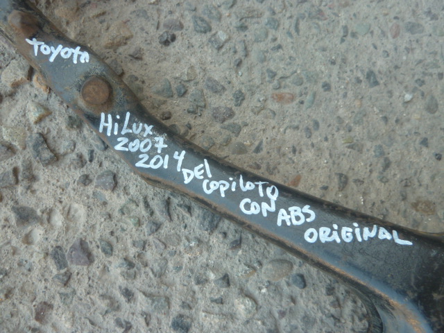 Muñon toyota hilux 2007 2014 con abs delantero copiloto usado - Imagen 2