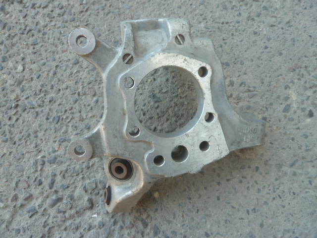 Muñon nissan z370 370z 2010 2015 trasero chofer usado - Imagen 2