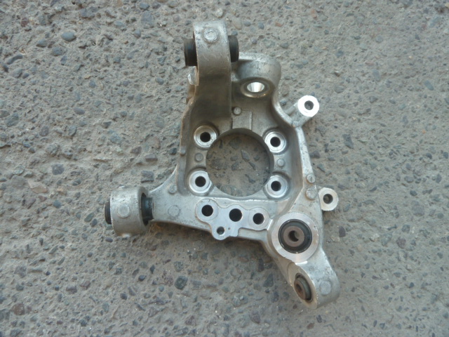 Muñon nissan z370 370z 2010 2015 trasero chofer usado - Imagen 4