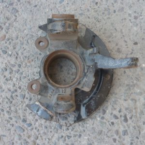 Muñon nissan primera p11 1996 2001 delantero copiloto usado