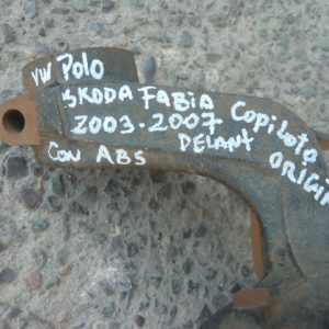 Muñon skoda fabia polo 2003 2007 con abs delantero copiloto usado