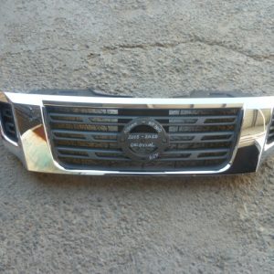 Mascara nissan np300 2015 2016 2018 2019 2020 con detalle