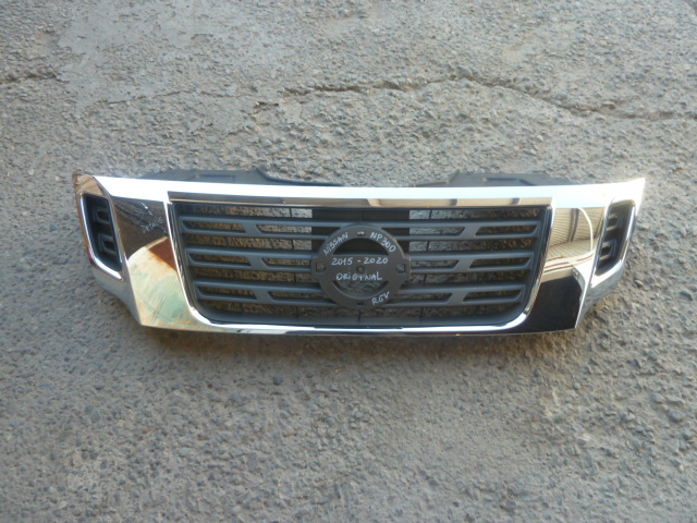 Mascara nissan np300 2015 2016 2018 2019 2020 con detalle