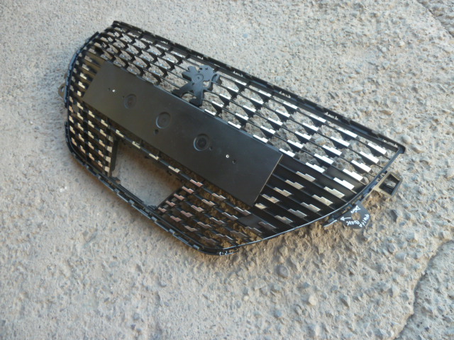 Mascara peugeot 208 p21 2021 2022 2023 2024 - daños - Imagen 5