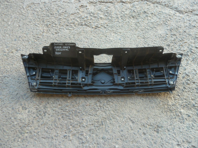 Mascara suzuki vitara 2020 2021 2022 2023 - daños - Imagen 2