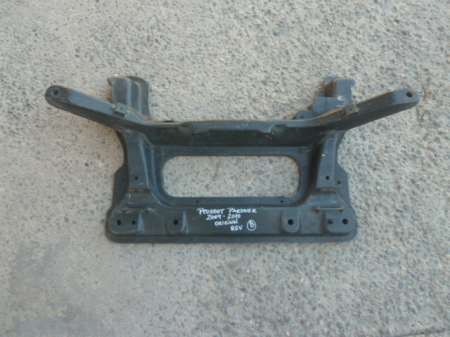 Cuna motor subchasis semichasis peugeot partner 2005 2010 buena