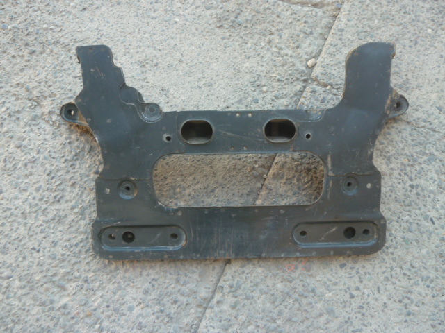 Cuna motor subchasis semichasis peugeot partner 2005 2010 buena - Imagen 4