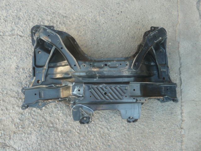 Cuna motor semichasis subchasis toyota hiace 2005 2018 daño - Imagen 5