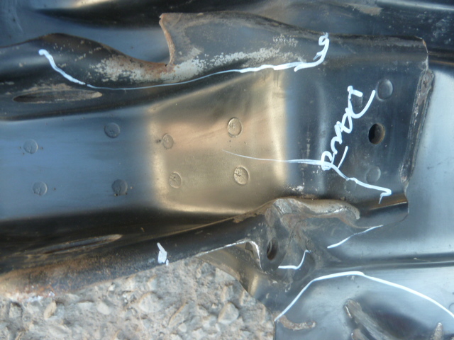 Cuna motor semichasis subchasis toyota hiace 2005 2018 daño - Imagen 4