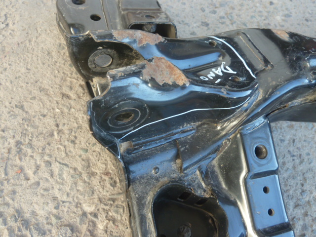 Cuna motor subchasis semichasis hyundai genesis 2013 2016 daños - Imagen 3