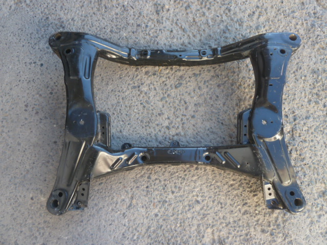 Cuna motor subchasis semichasis hyundai genesis 2013 2016 daños