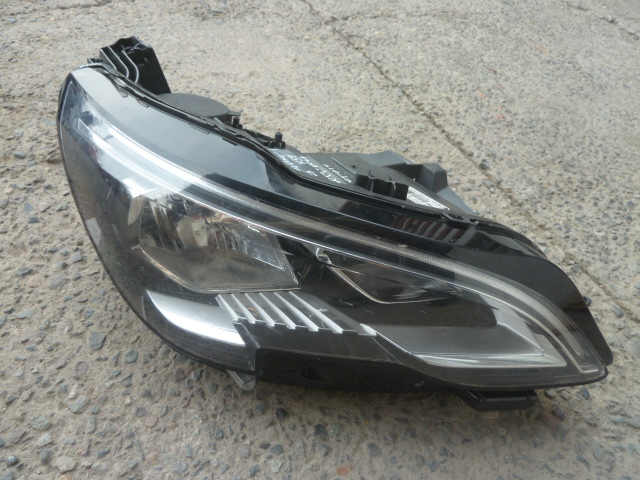 Foco optico peugeot 3008 5008 halogeno/leds chofer daños