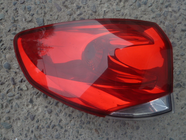 Foco fiat siena 2010 2011 2012 trasero chofer