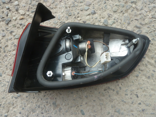 Foco fiat siena 2010 2011 2012 trasero chofer - Imagen 4