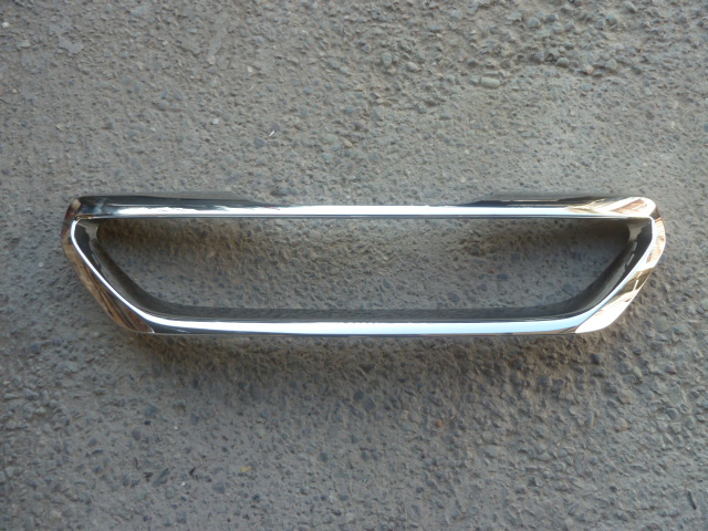 Moldura bisel peugeot 2008 2013 2016 cromado mascara daños