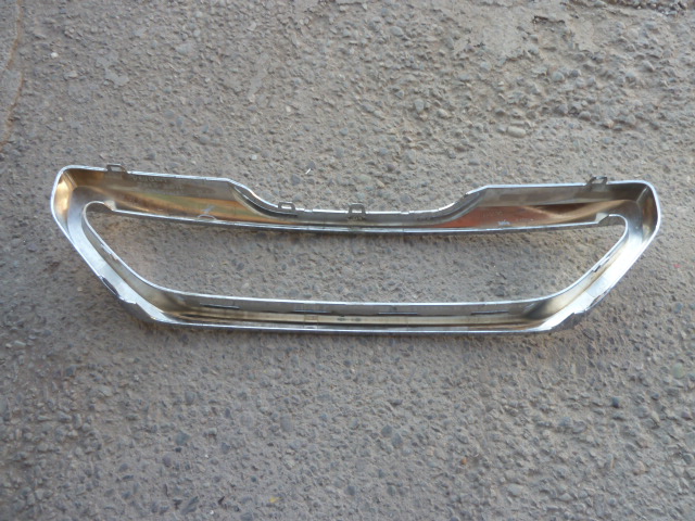 Moldura bisel peugeot 2008 2013 2016 cromado mascara daños - Imagen 3