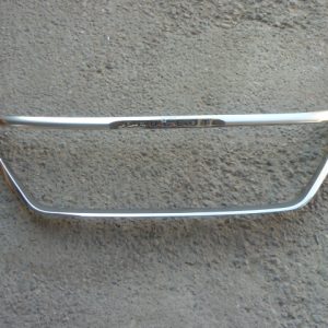 Moldura bisel peugeot 3008 2018 2020 cromado de mascara daños