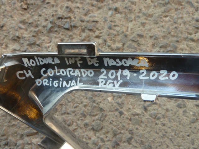 Moldura bisel colorado 2019 2020 cromado inferior mascara daños - Imagen 3
