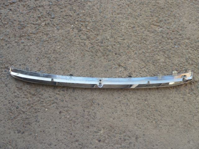 Moldura bisel superior de mascara changan cx70 2018 2021 daños - Imagen 4
