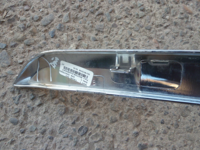 Moldura pathfinder r52 2013 2016 superior de parachoque daños - Imagen 3