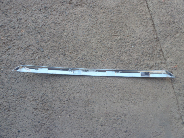 Moldura pathfinder r52 2013 2016 superior de parachoque daños - Imagen 6