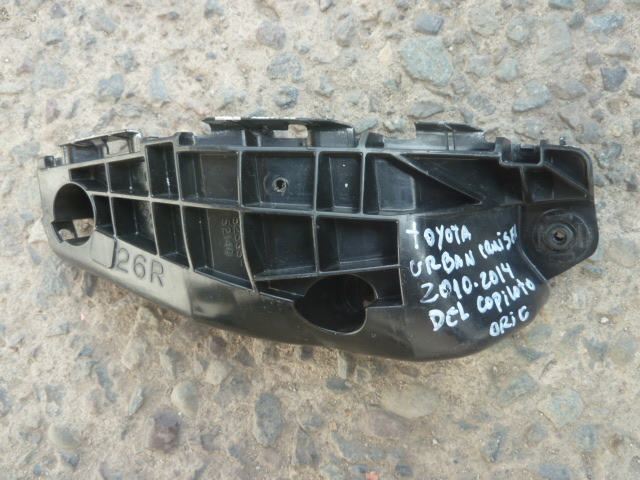 Soporte mensula toyota urban cruiser 2010 2014 del copiloto daño