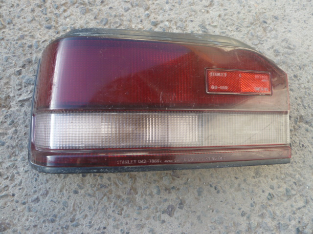 Foco mazda 323 hatchback 1988 trasero chofer daños