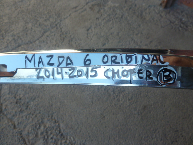 Moldura bisel mazda 6 2014 2015 de mascara chofer daños - Imagen 3