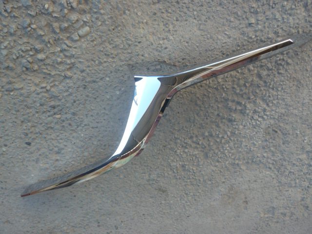 Moldura bisel mazda cx30 2020 2024 de mascara chofer daños