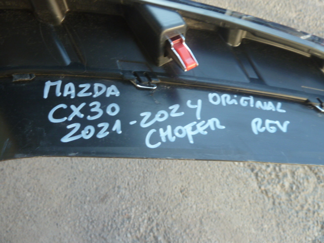 Moldura bisel mazda cx30 2020 2024 de mascara chofer daños - Imagen 4
