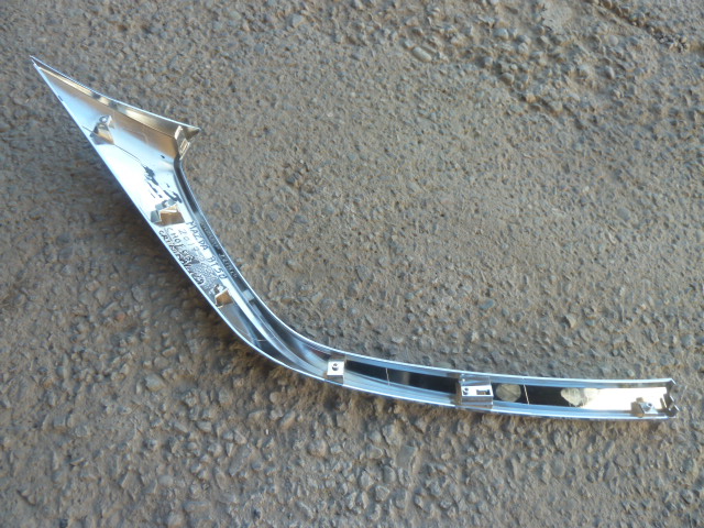 Moldura bisel mazda bt50 2017 2021 de mascara chofer buena - Imagen 3