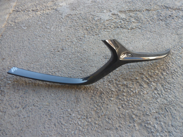 Moldura bisel mazda 3 gtx 2020 2021 de mascara chofer daños
