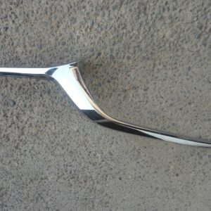 Moldura bisel mazda cx30 2020 2024 de mascara copiloto daños
