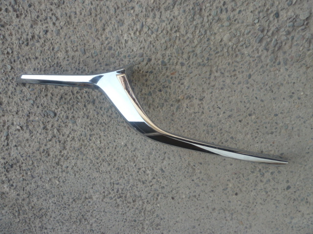 Moldura bisel mazda cx30 2020 2024 de mascara copiloto daños