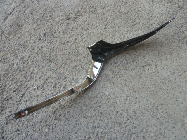 Moldura bisel mazda cx30 2020 2024 de mascara copiloto daños - Imagen 5