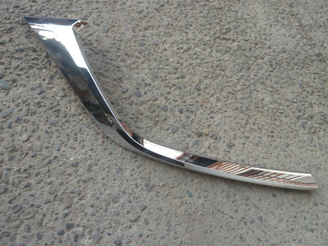 Moldura bisel mazda bt50 2018 2020 de mascara copiloto daños