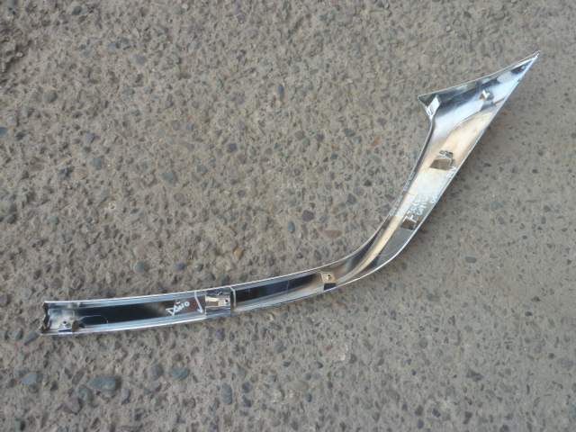 Moldura bisel mazda bt50 2018 2020 de mascara copiloto daños - Imagen 3
