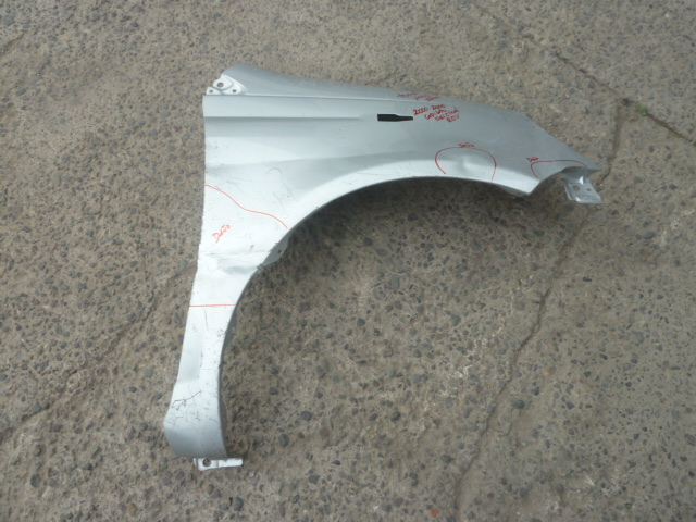 Tapabarro toyota yaris sport 2000 2005 copiloto daños
